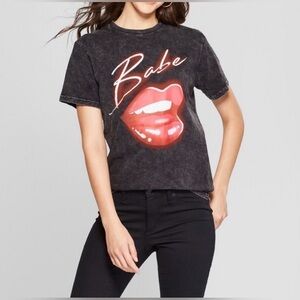 Burnout Lips BABE Graphic T Shirt Distressd Vintage Black Red White.